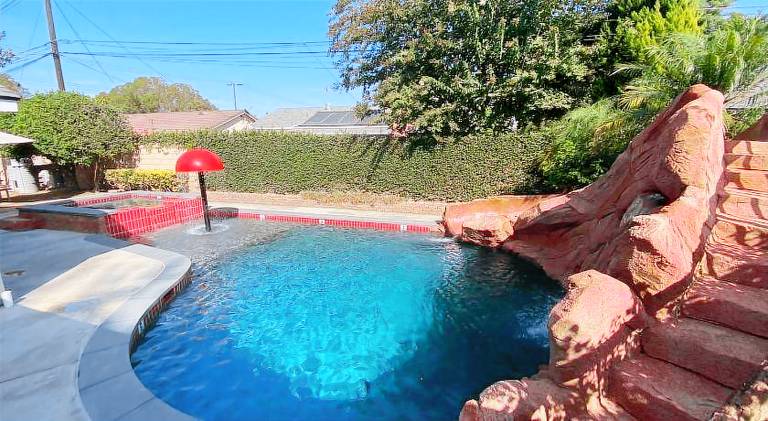 House with private pool, BBQ & hot tub in Anaheim, CA