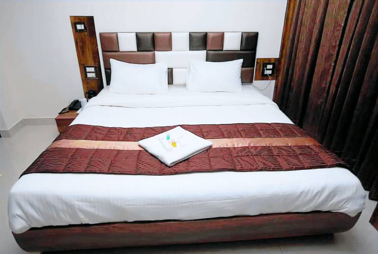 Apartment  Kandivali East