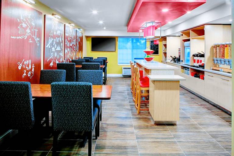 TownePlace Suites by Marriott Fresno — photo 5