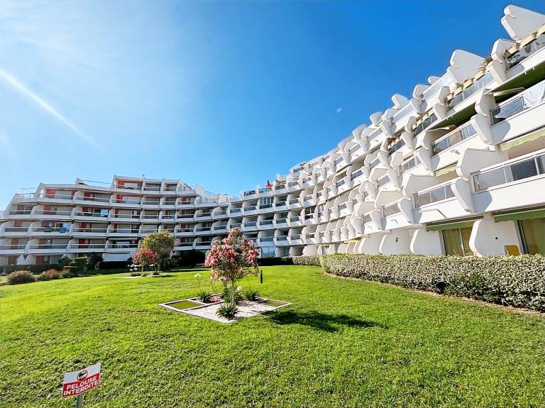 Family-friendly holiday apartment with fast internet & garden | Next to the beach | Pets are welcome in La Grande-Motte