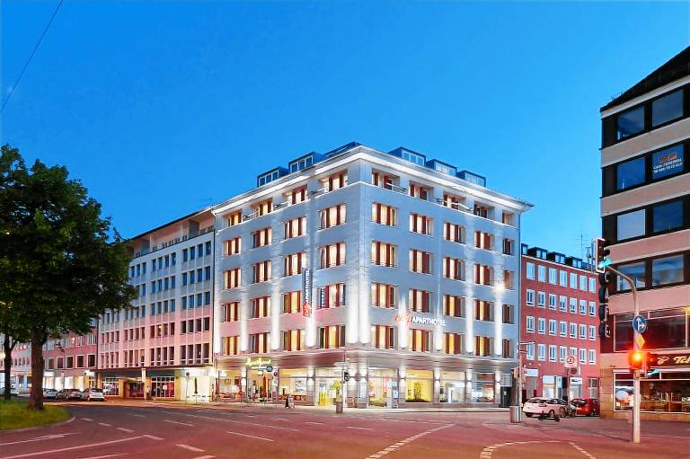 Serviced apartment with patio | Near Marienplatz — photo 2