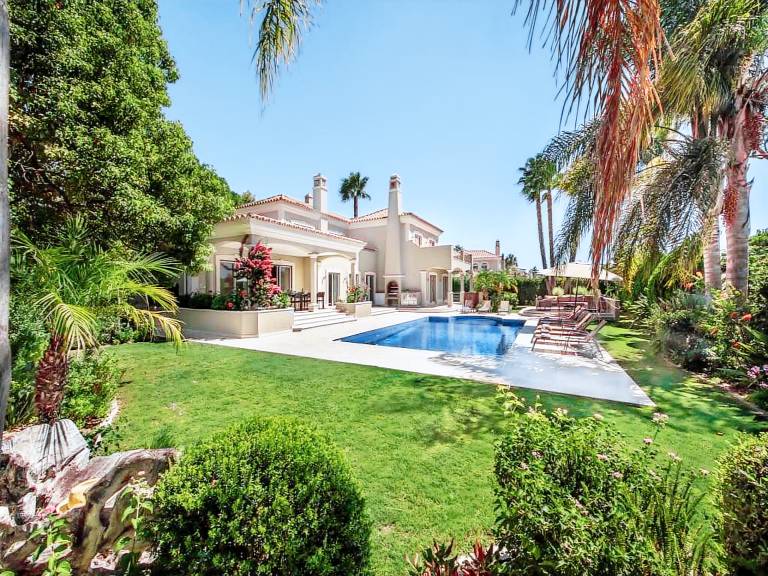 Amazing Algarve Villa 5 Bedrooms Villa Lillian Private Pool & Ping Pong in Loulé
