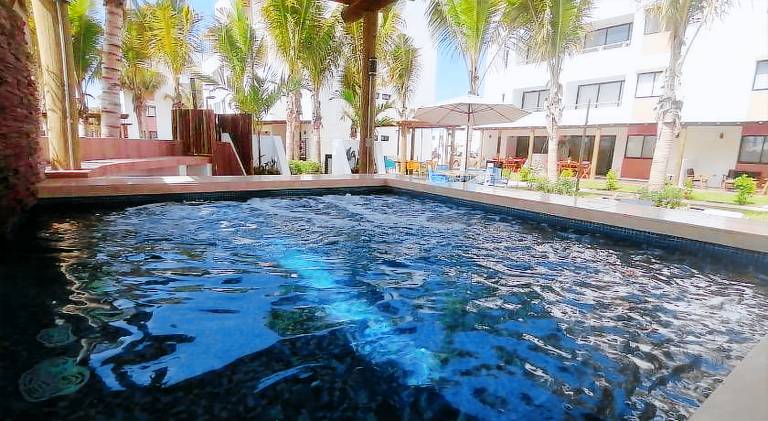Apartment with jacuzzi & pool — photo 2