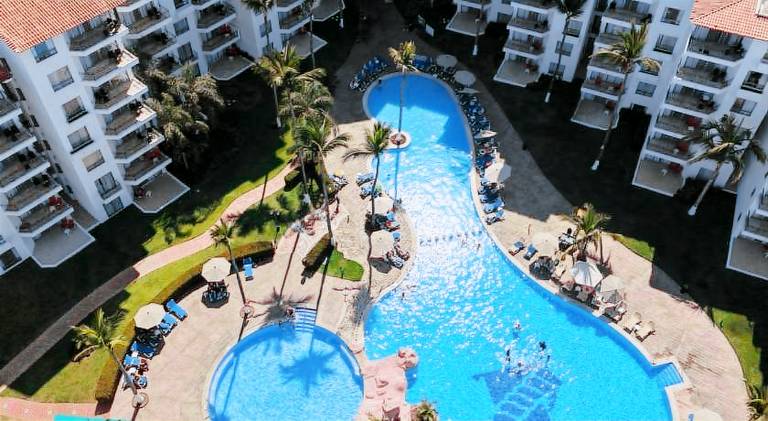 Holiday apartment with pool — photo 2