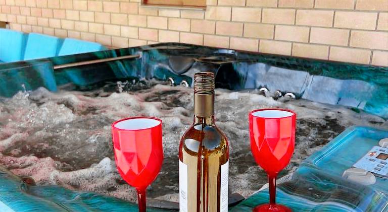 Vacation home with hot tub in Limassol