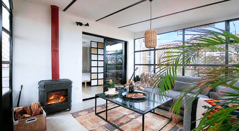 Unique solar penthouse with jacuzzi and sauna in central Athens — photo 3