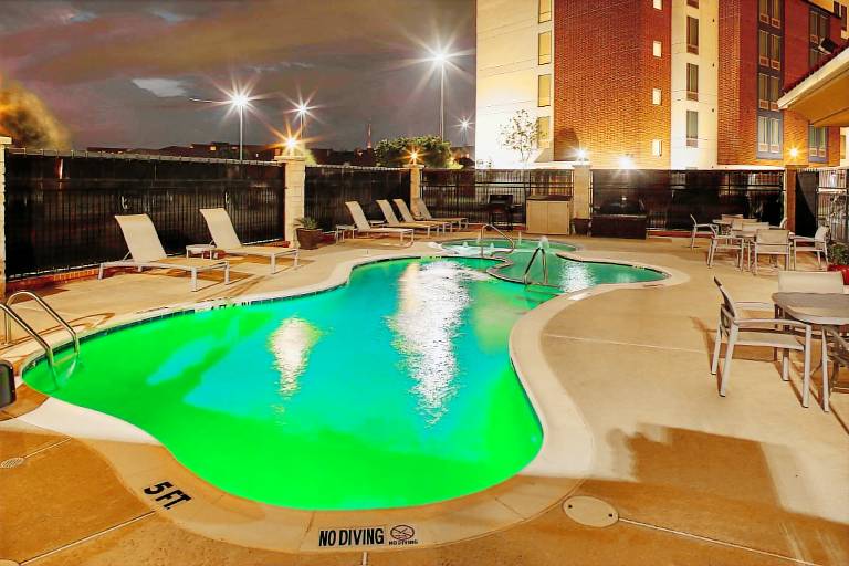 Hampton Inn & Suites Dallas-Lewisville/Vista Ridge Mall — photo 2