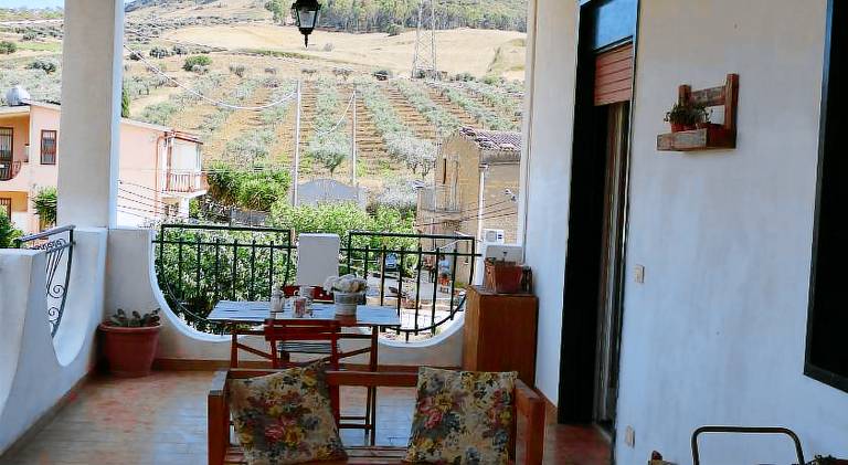 House with 2 rooms for 5 persons — photo 2