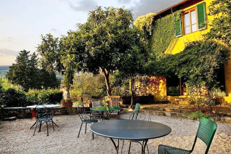 House with garden & terrace — photo 3