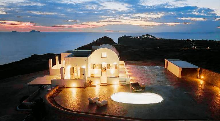 Villa with yard, patio & jacuzzi — photo 3