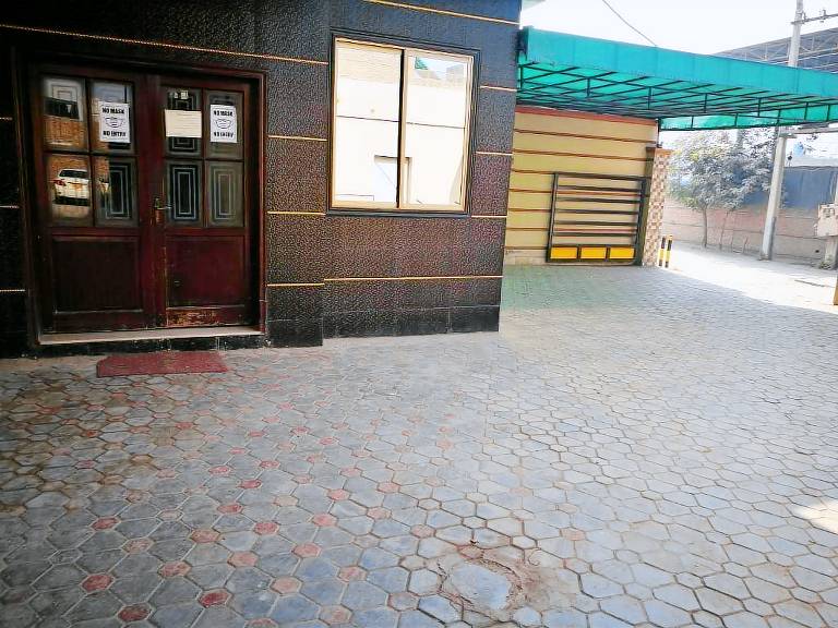 Hotel Laxen Inn Multan