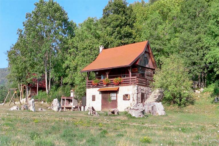 Vacation home with garden, terrace & BBQ in Senj