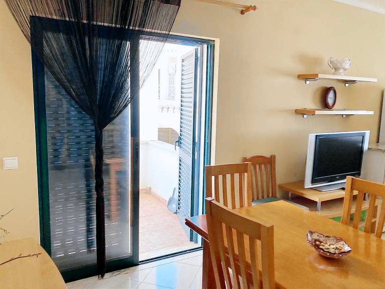 Rental apartment with yard & barbecue — photo 2
