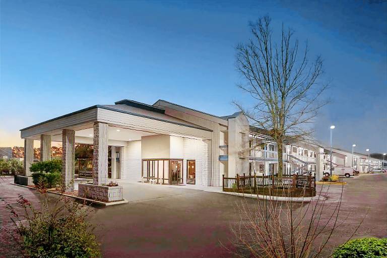 Baymont by Wyndham Wilmington — photo 2