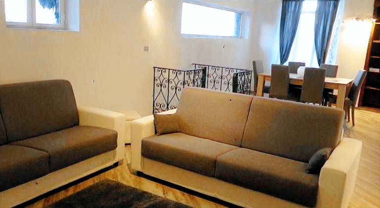 Villa with pool — photo 4