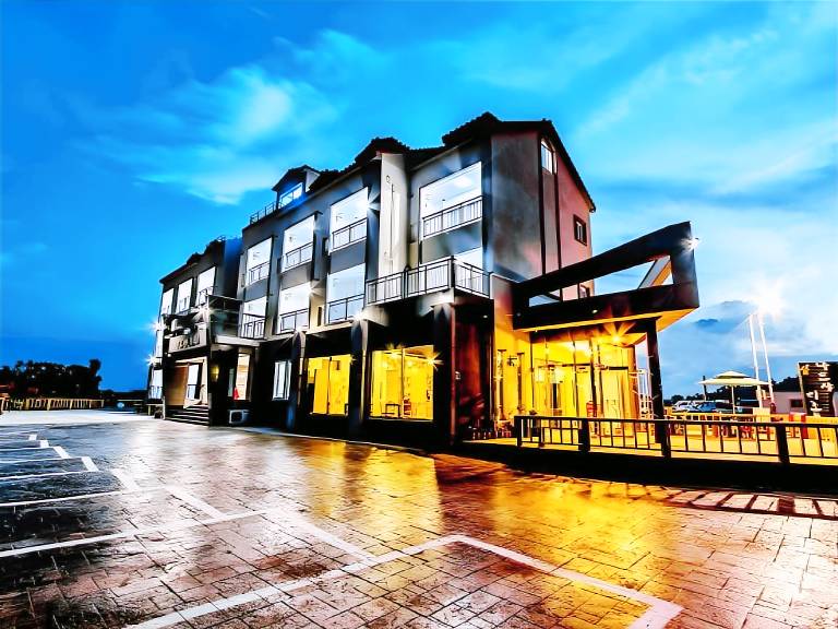 Narsha Resort