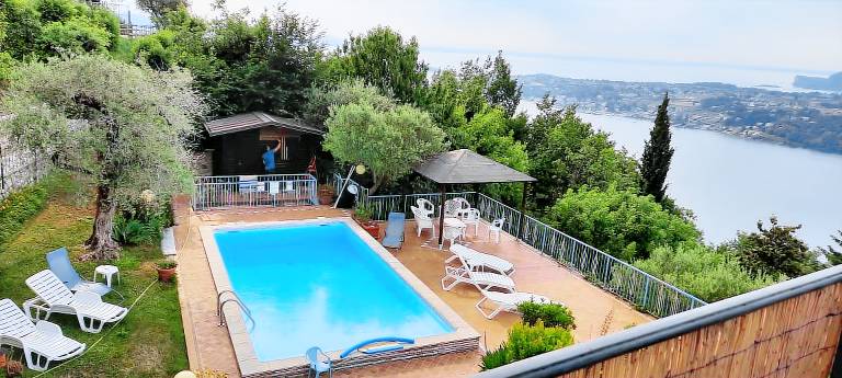     
Ferienwohnung ∙ 6 Gäste ∙ 2 Schlafzimmer
