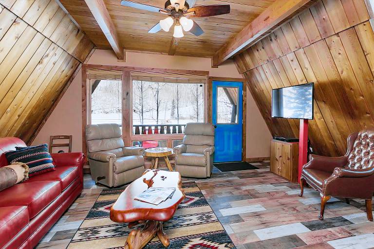 Cabin on Pond - Hot Tub - 2 Miles from Purgatory - Pet Friendly - One Acre — photo 5