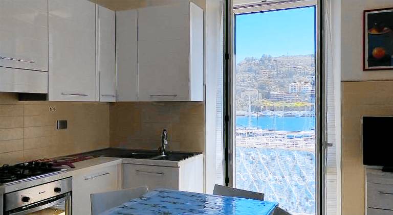Rental apartment with 2 rooms for 4 persons — photo 3