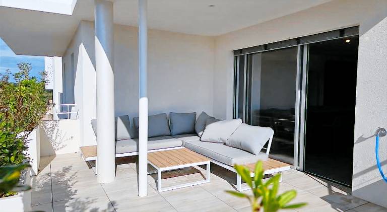 Apartment with private pool, hot tub & BBQ — photo 5