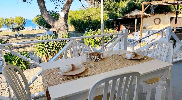 House with BBQ, yard & terrace — photo 3