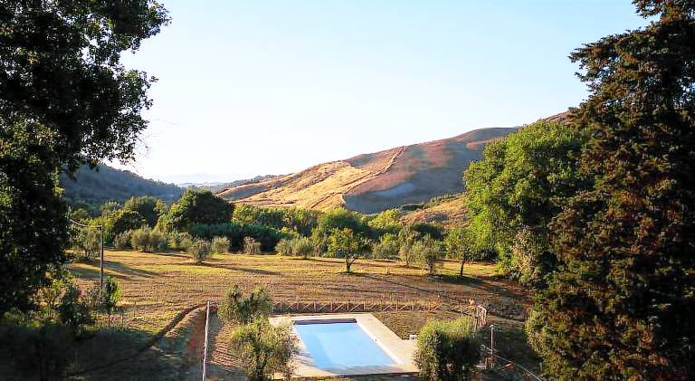 House with patio, pool & yard | Pets are welcome — photo 5