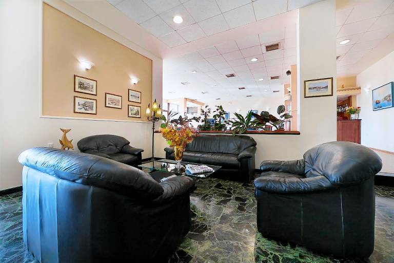 Delfini Hotel Patras — photo 3