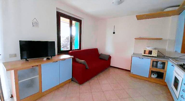 Rental apartment with pool, terrace & yard — photo 5