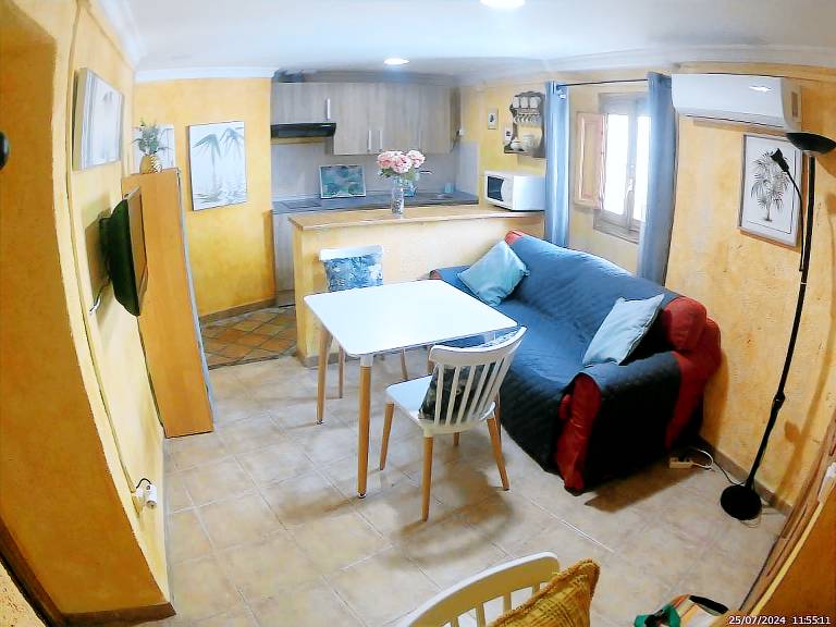 Holiday Home 'Apartamentos Miguel y Rosa 1' Central Location & Air Conditioning in Almeria