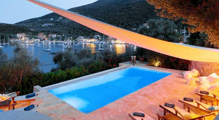 Villa with pool in Lefkada