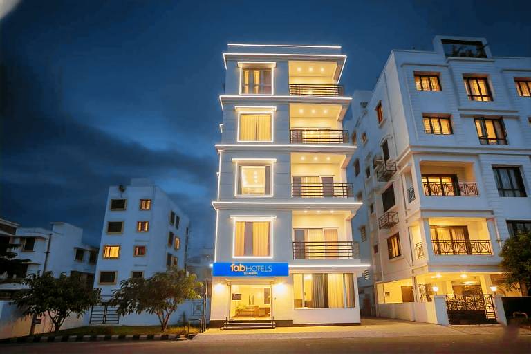 FabHotel Eleanora New Town