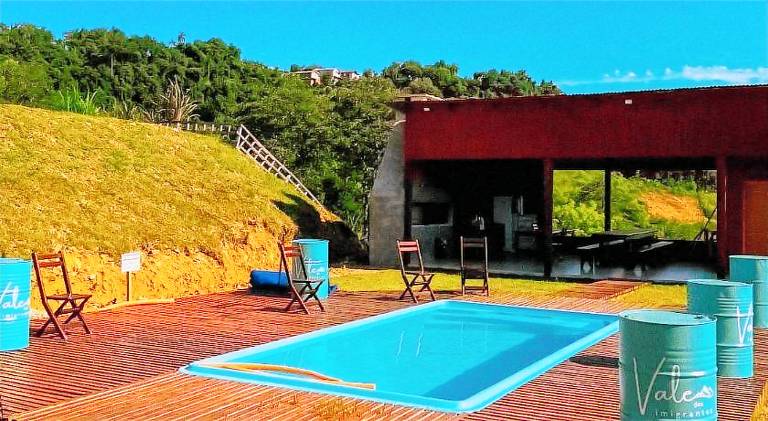 Chalet with pool & yard — photo 4