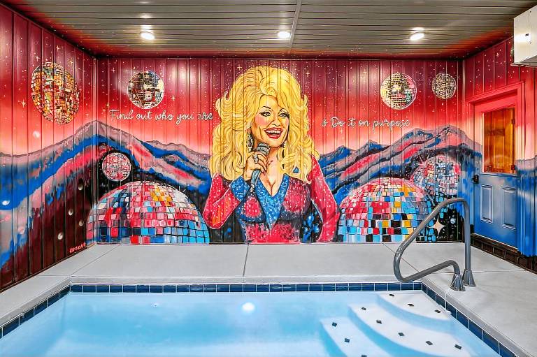 Heated Pool, Arcades, Hot Tub, Sauna, Dolly Vibes in Sevierville, TN