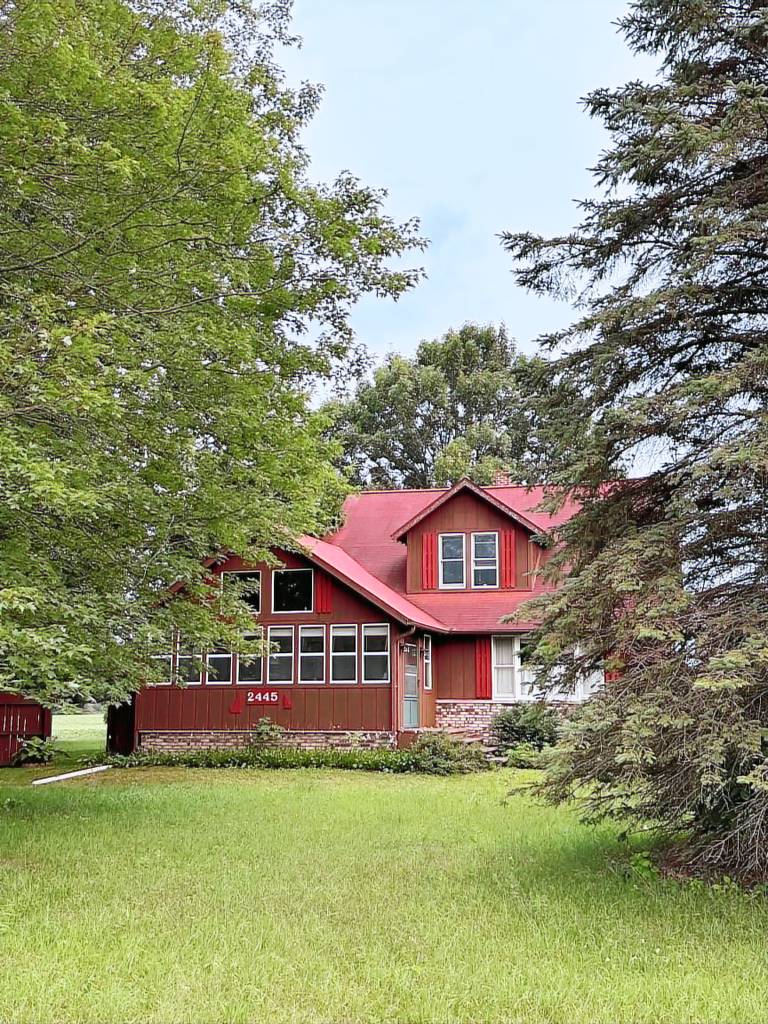Farmhouse Dayton Township