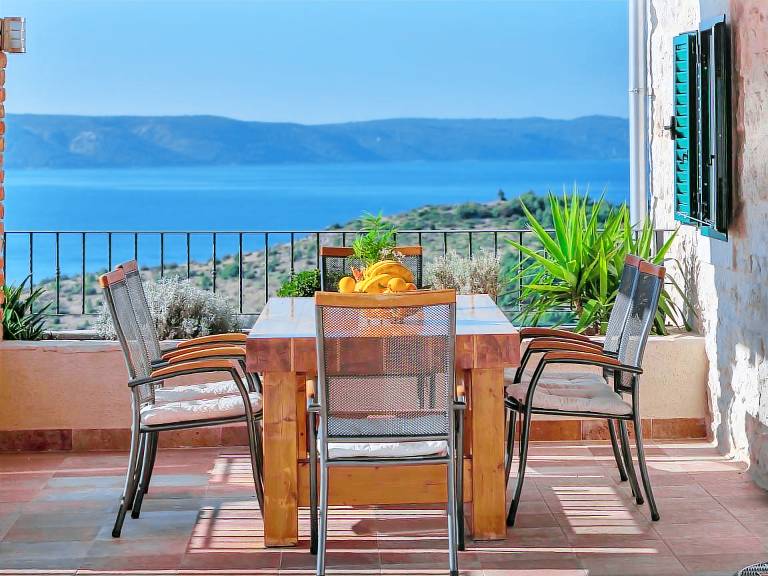 Fully equipped lovely vacation home with patio, barbecue & private pool | Pets allowed — photo 2