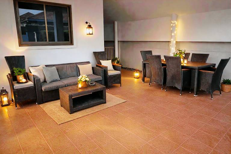 Villa with garden, patio & private pool — photo 3