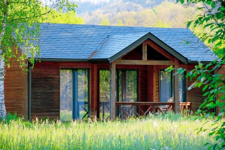 Chalet with terrace & heated pool | Pets are welcome — photo 4