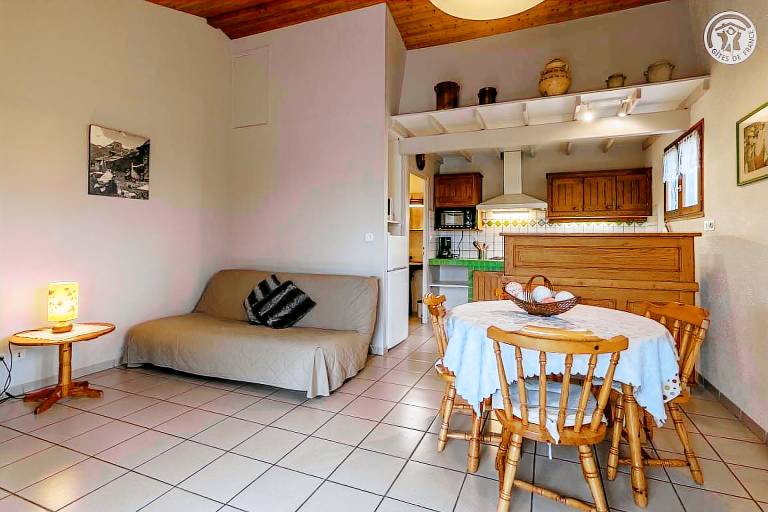 Gite with terrace & garden — photo 4