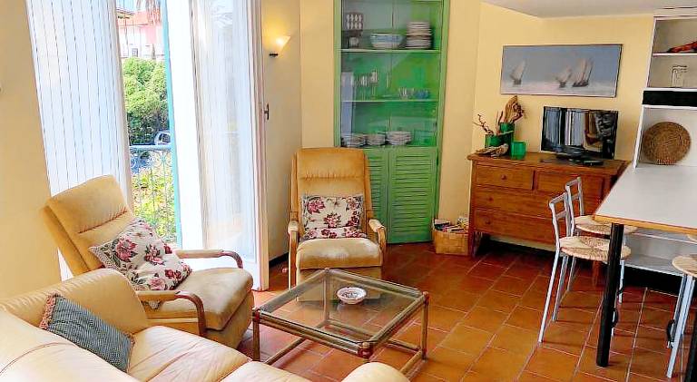 Rental apartment with 2 rooms for 4 persons in Bordighera