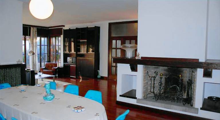 250 m&sup2; Villa