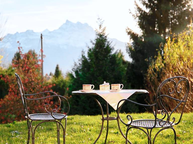 Fully equipped big vacation home with patio, BBQ & garden | Mountain view | Suitable for remote work | Pet-friendly — photo 4