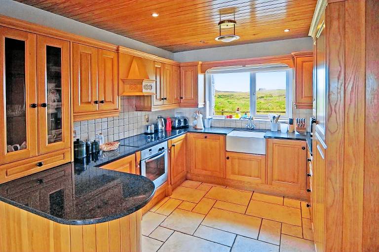 Fully equipped cottage | Water view | Pets allowed — photo 4