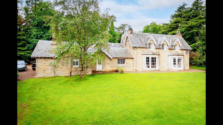 House  Midlothian