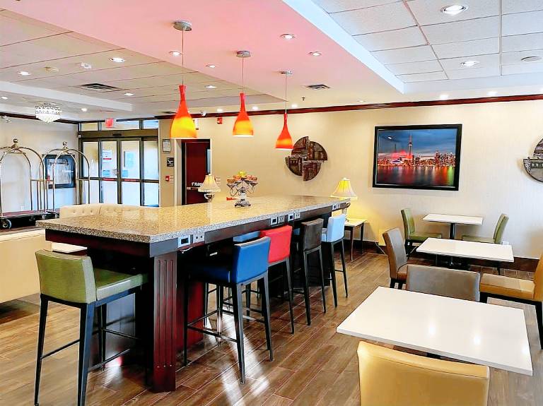 Hampton Inn by Hilton Toronto-Mississauga West — photo 3