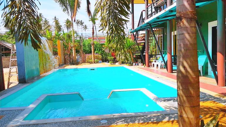 Serviced apartment with garden, pool & jacuzzi — photo 2