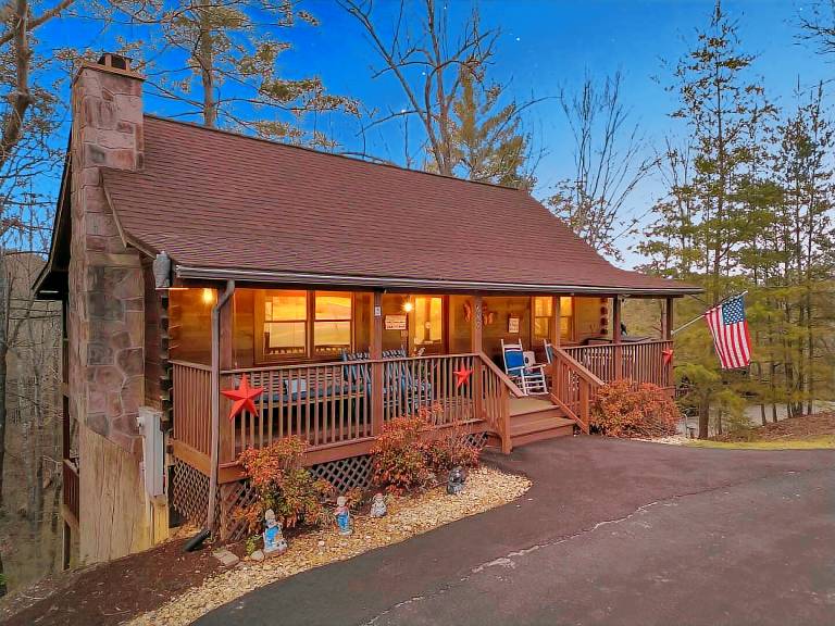 Cabin with private pool — photo 4