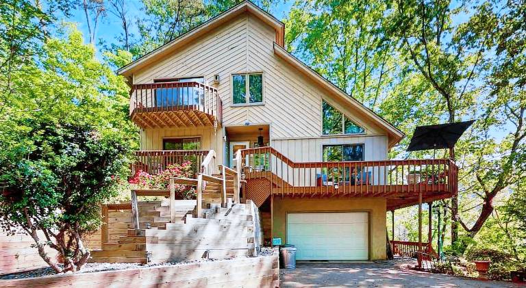 House with pool & hot tub in Lake Lure, NC