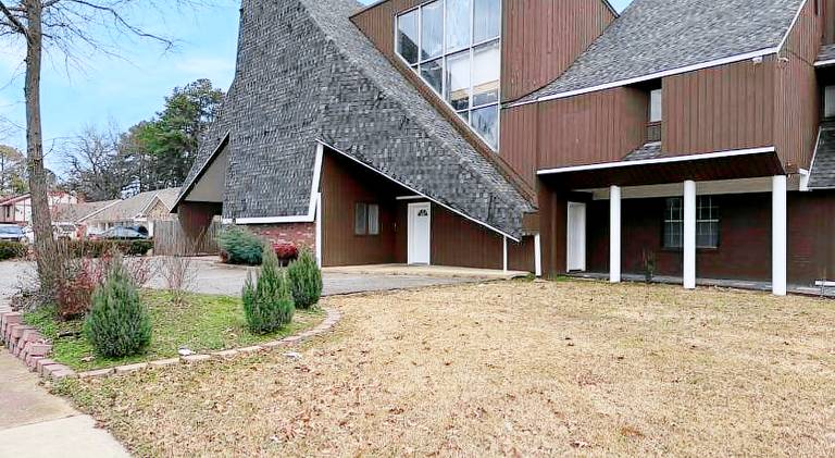 Stylish Remodeled 23 Large beds Near Elvis Presley in Memphis, TN