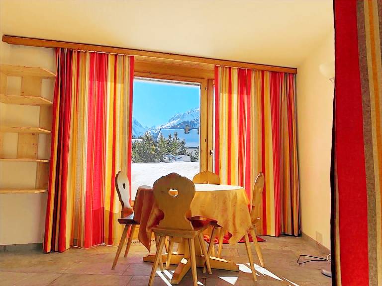 Rental apartment with patio | Mountain view — photo 4