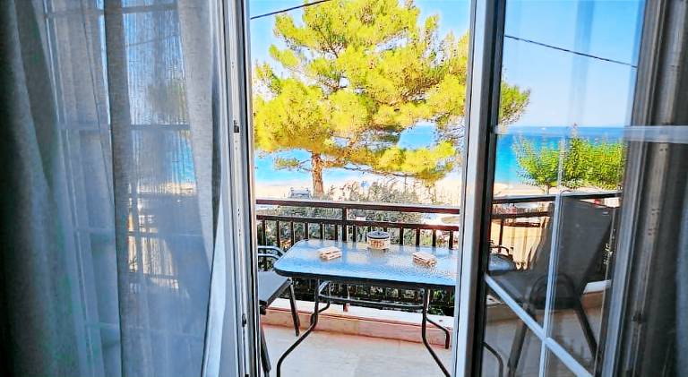 Apartment with patio in Kefalonia
